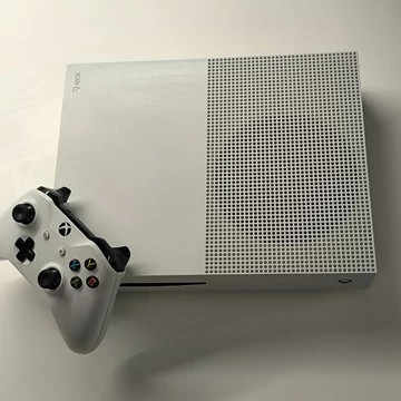 Xbox One S - 500GB (használt)